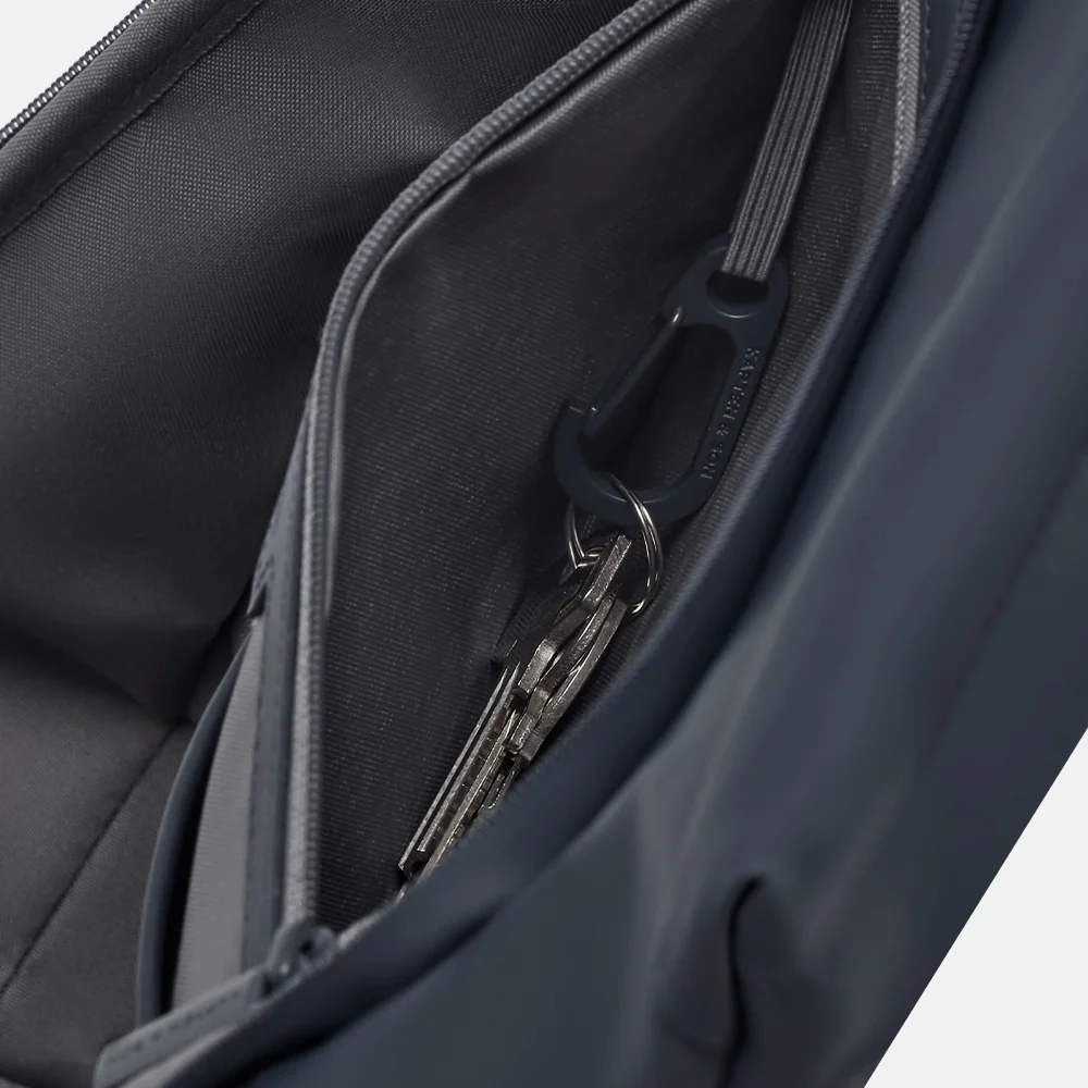 Kapten & Son Helsinki PRO rugzak 15 inch navy blue bij Duifhuizen