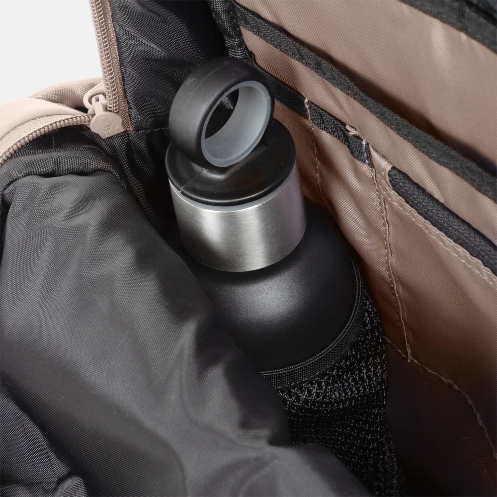 Eastpak Tecum F laptoprugzak 16 inch matte sand bij Duifhuizen