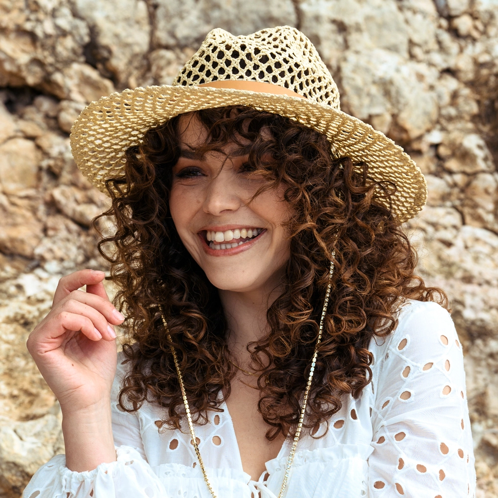 Guess Fedora muts/pet nat natural bij Duifhuizen