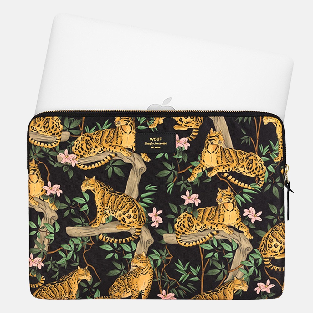 WOUF laptophoes 15 inch Black Lazy Jungle bij Duifhuizen