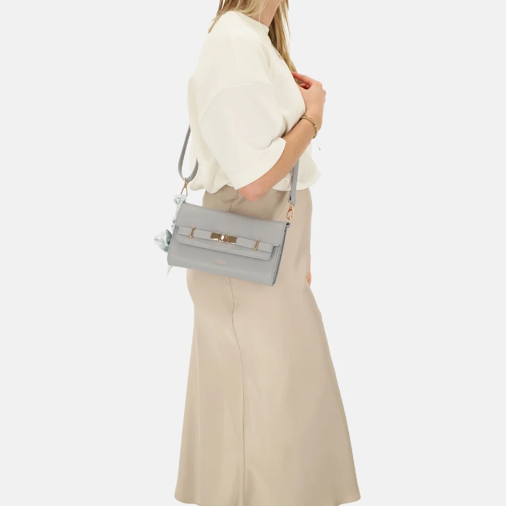 Charm London The Hamptons envelop clutch light blue bij Duifhuizen