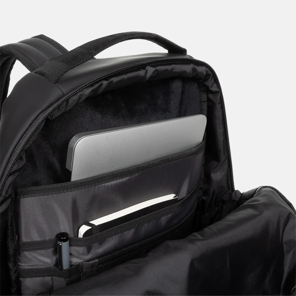 Eastpak Tecum F Cnnct rugzak 15 inch matte black bij Duifhuizen
