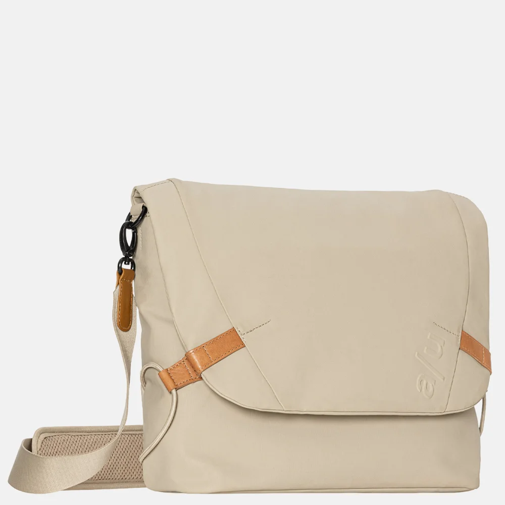 Aunts and Uncles Matsumoto schoudertas nomad bij Duifhuizen