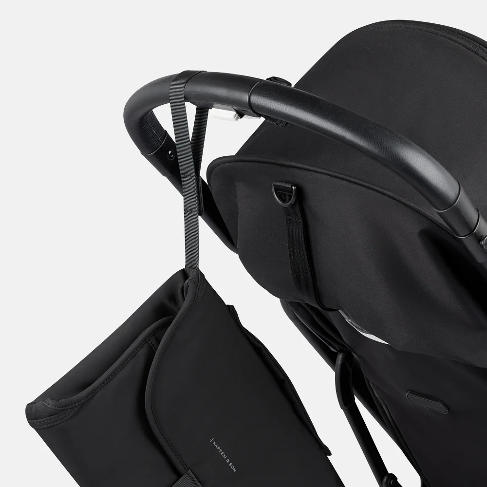 Kapten & Son Diaper verschoningsmat all black bij Duifhuizen