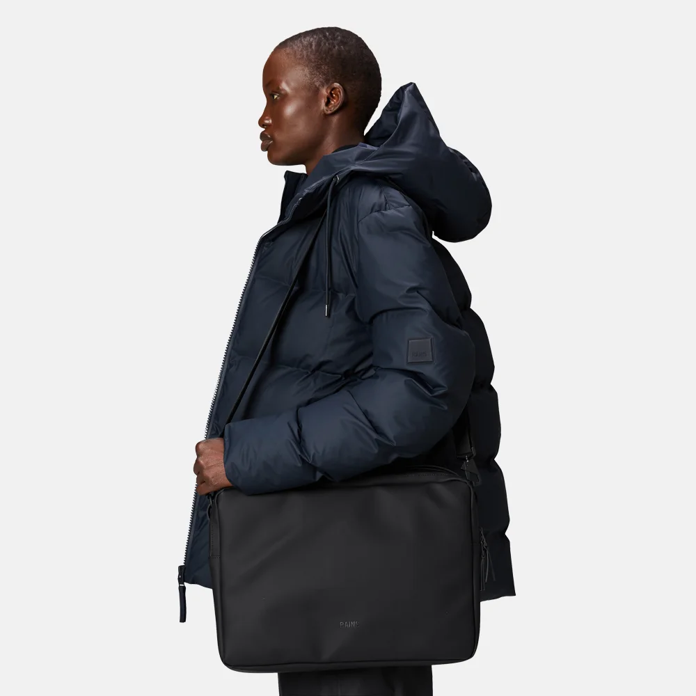 Rains laptoptas 15 inch black bij Duifhuizen