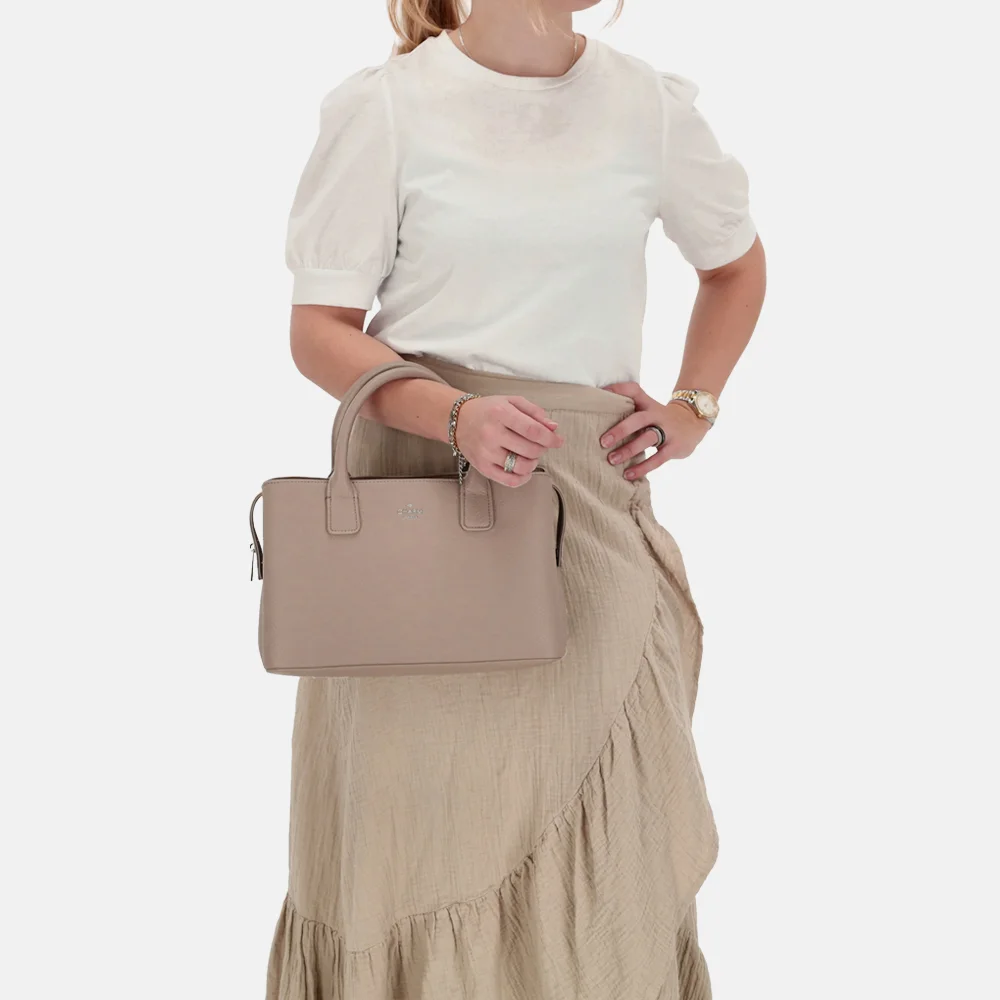 Charm London Muggiano handtas M lichttaupe bij Duifhuizen