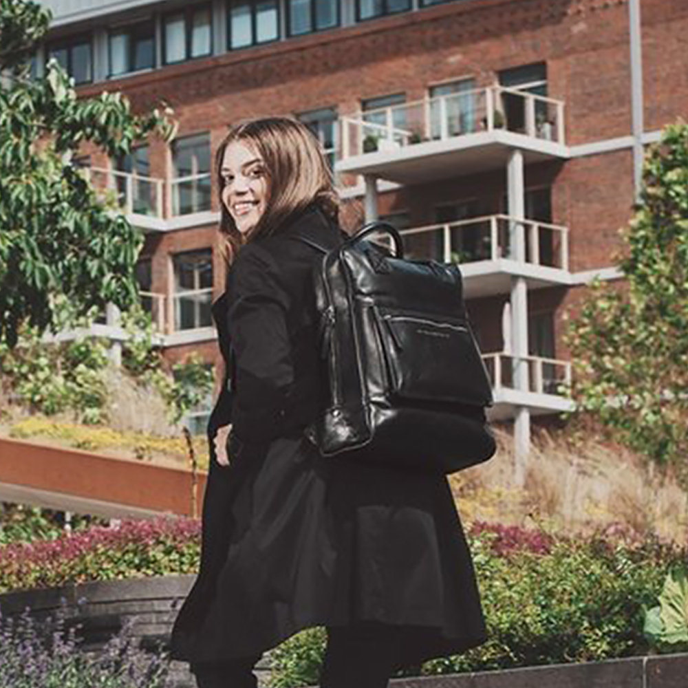 Chesterfield Moscow rugzak/schoudertas black bij Duifhuizen