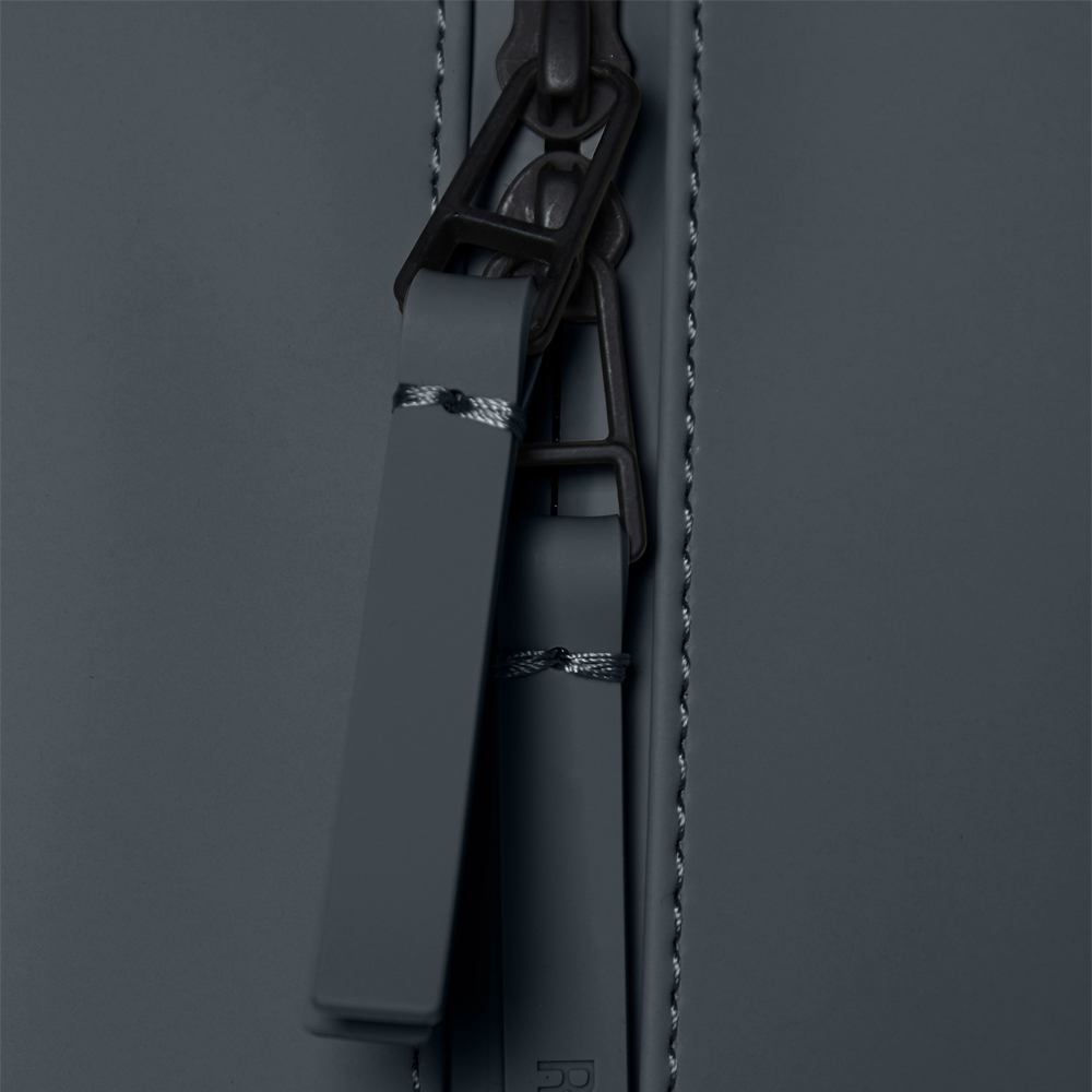 Rains Field Bag rugzak 17 inch slate bij Duifhuizen