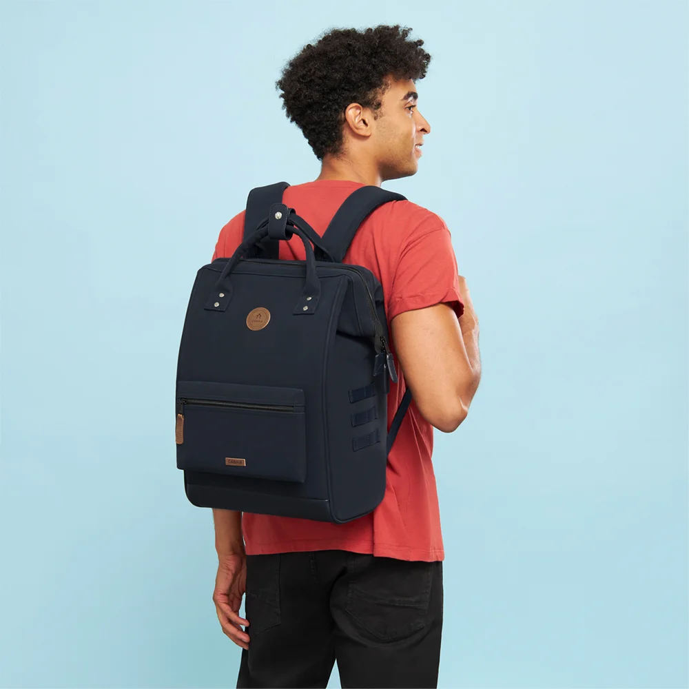 Cabaia Adventurer Nubuck laptoprugzak L 15 inch zurich bij Duifhuizen