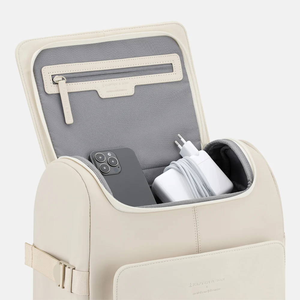 Kapten & Son Bali laptoprugzak 15 inch sandstone bij Duifhuizen