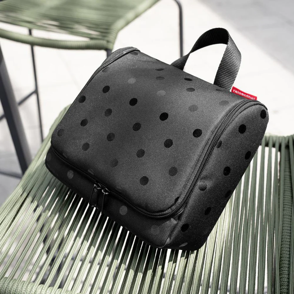 Reisenthel toilettas XL glossy dots black bij Duifhuizen