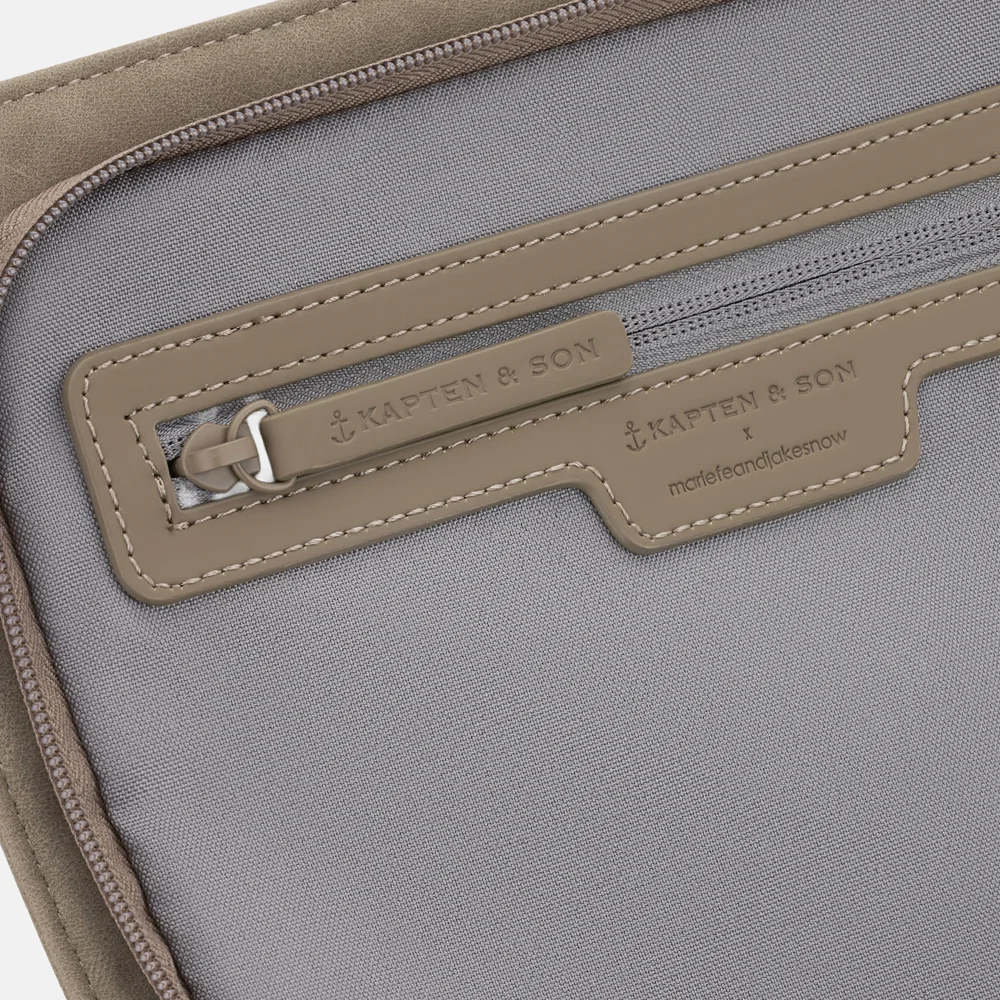 Kapten & Son Bali laptoprugzak L 15 inch walnut bij Duifhuizen