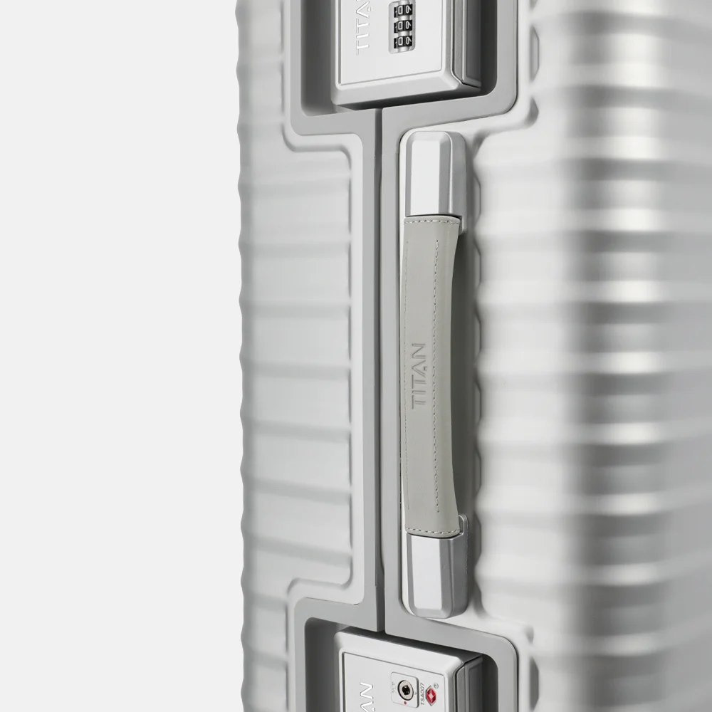 Titan Eternity reiskoffer 69 cm silver bij Duifhuizen