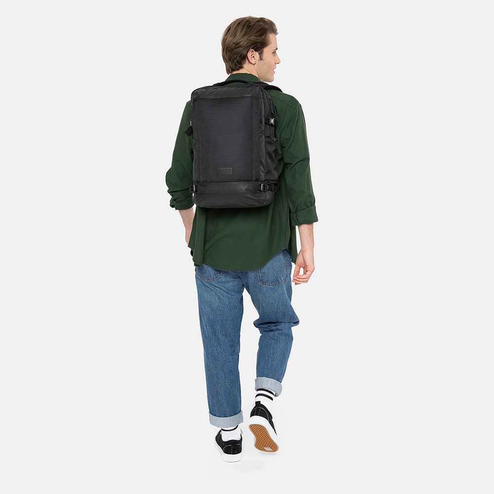 Eastpak CNNCT Tecum rugzak 15 inch M black bij Duifhuizen