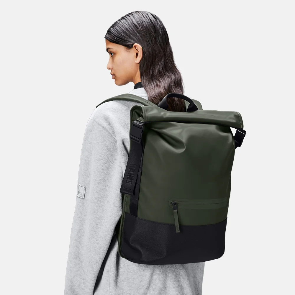 Rains Trail Rolltop rugzak 15 inch green  bij Duifhuizen
