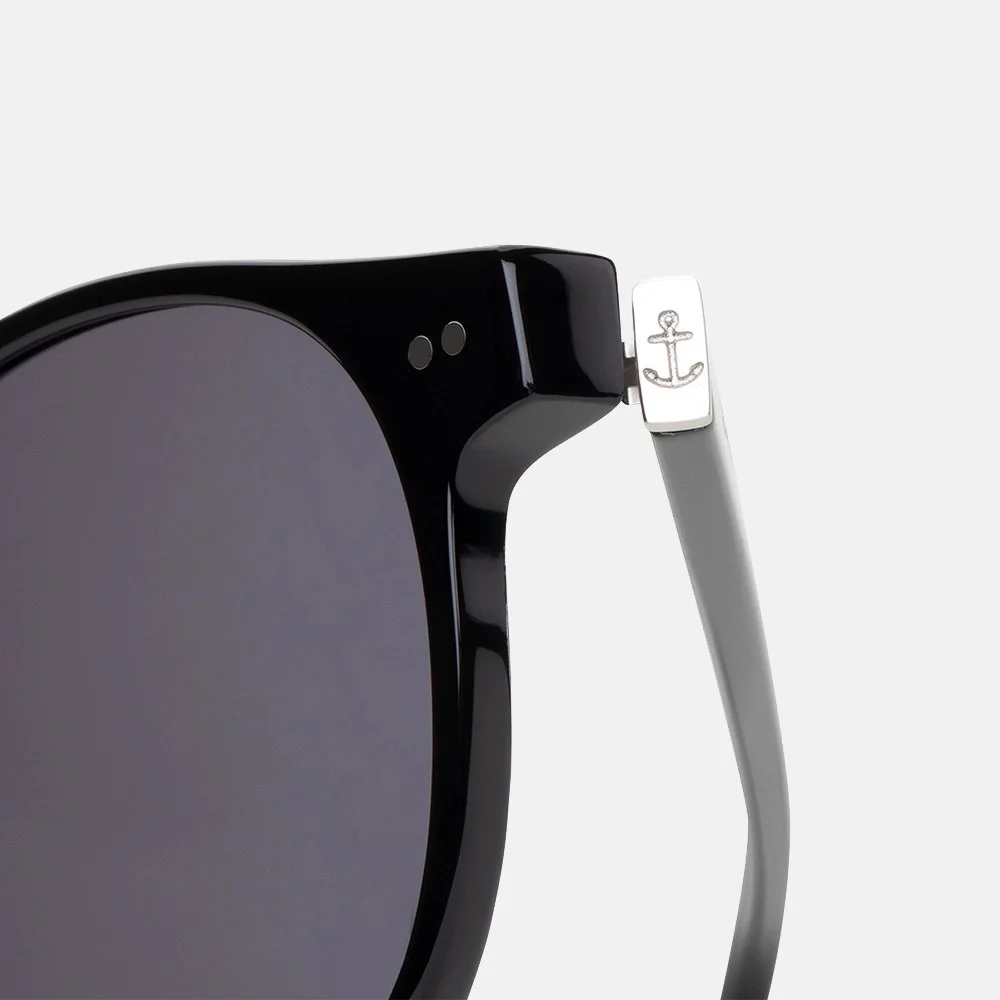 Kapten & Son Marmais zonnebril large all black bij Duifhuizen