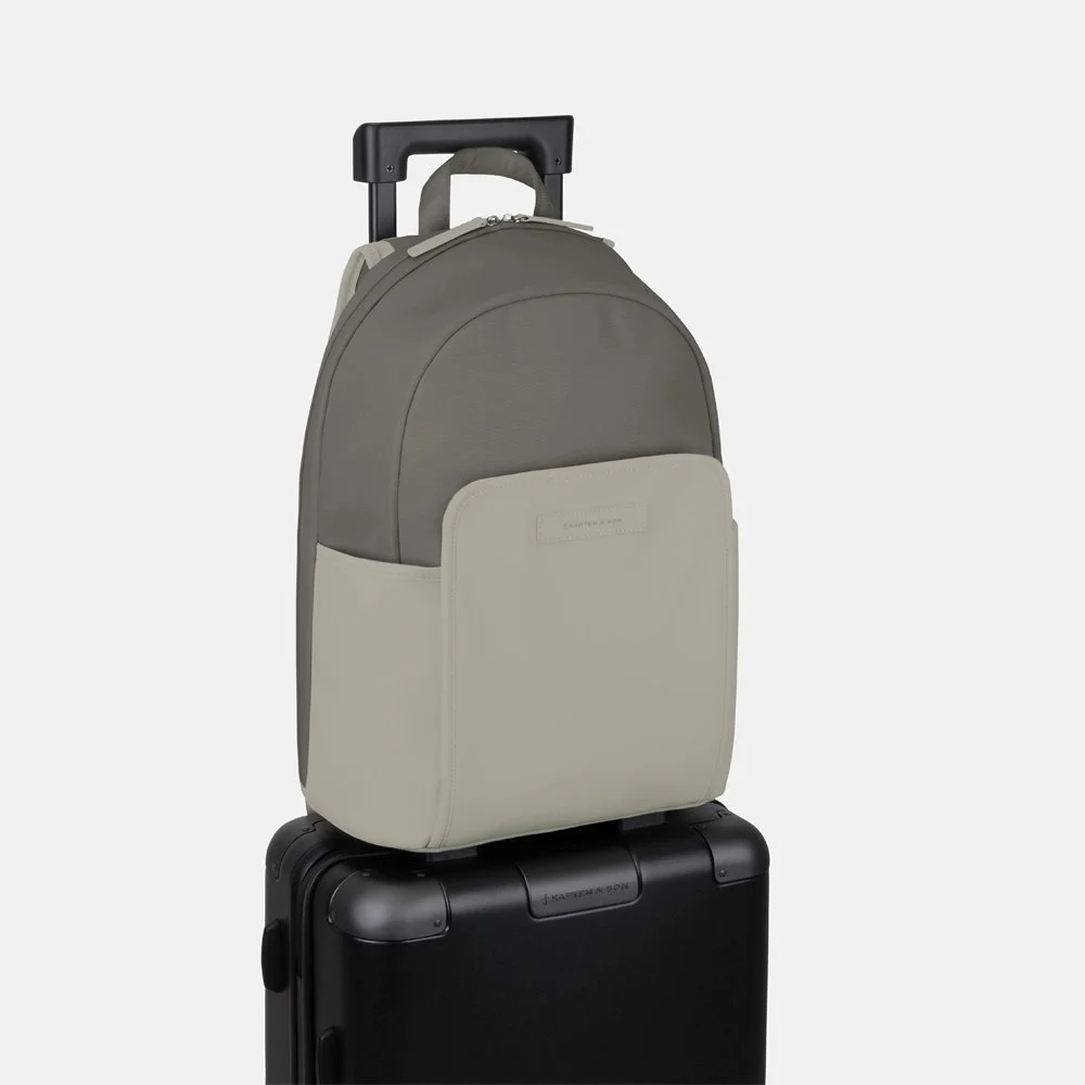 Kapten & Son Aalborg rugzak 14 inch muted mocha bij Duifhuizen