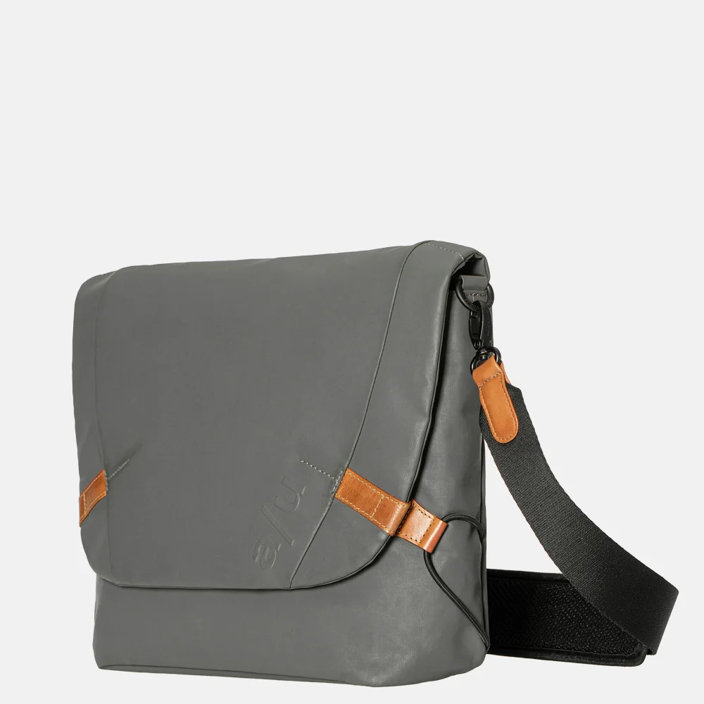 Aunts and Uncles Matsumoto schoudertas gravity grey bij Duifhuizen