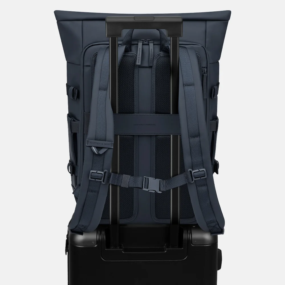 Kapten & Son Helsinki PRO rugzak 15 inch navy blue bij Duifhuizen