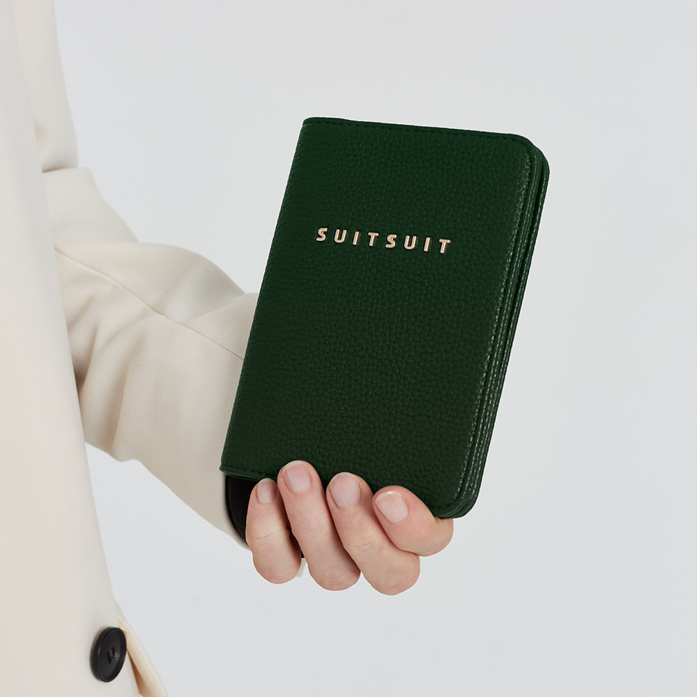 SUITSUIT Fab Seventies Classic paspoorthoes beetle green bij Duifhuizen