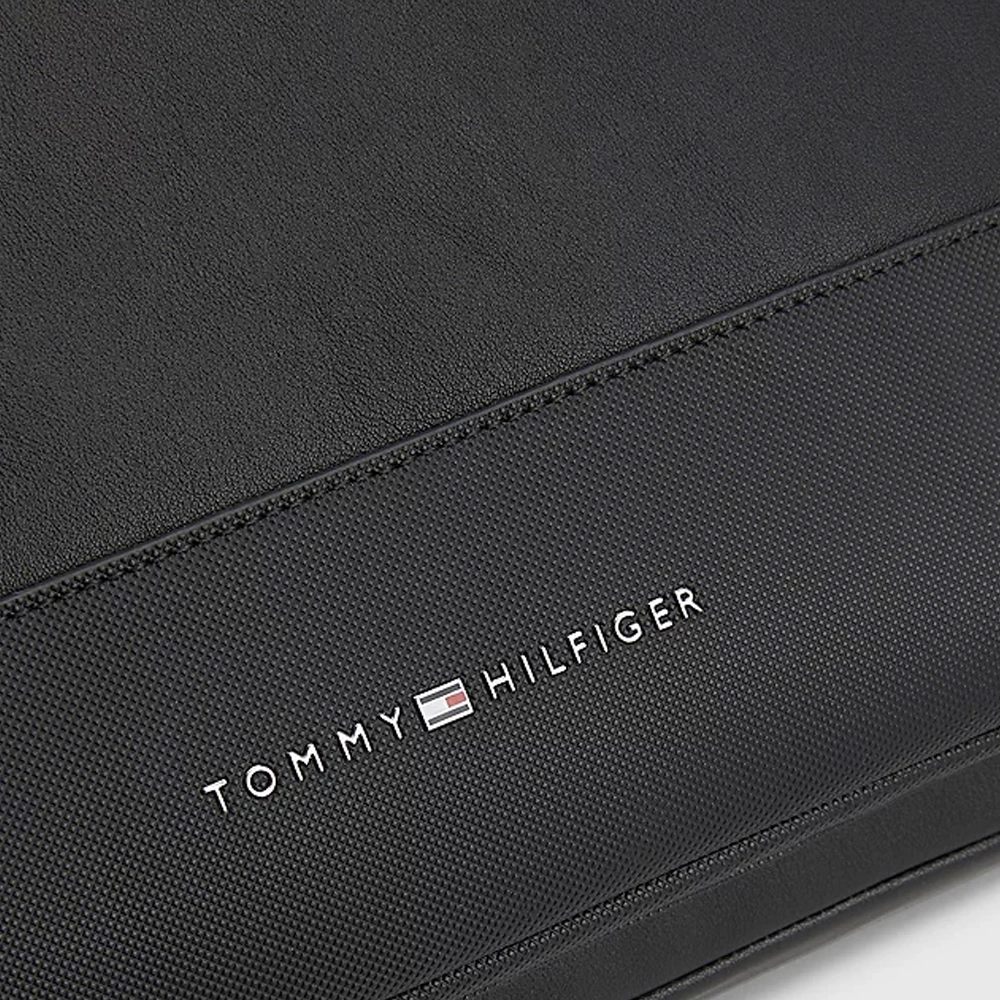 Tommy Hilfiger Essential laptoptas black bij Duifhuizen