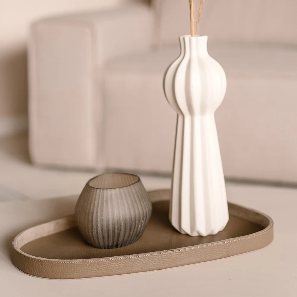 Chamada leren dienblad organisch effen M taupe bij Duifhuizen