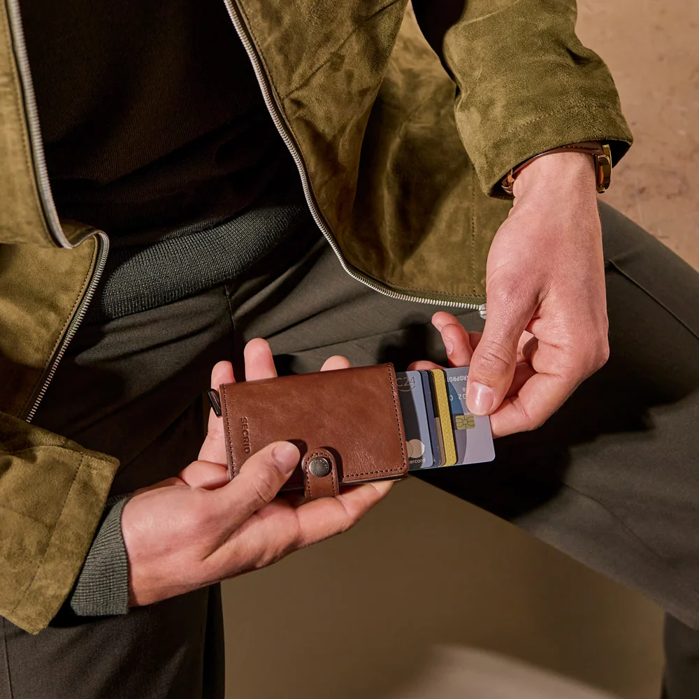 Secrid Premium Miniwallet pasjeshouder Basco Whiskey + bij Duifhuizen