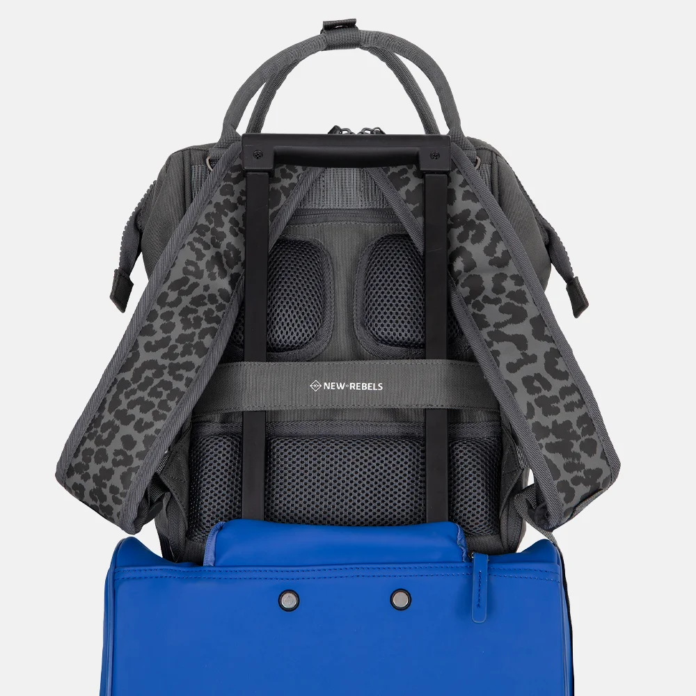 New Rebels Urban Weverly rugzak S black leopard bij Duifhuizen