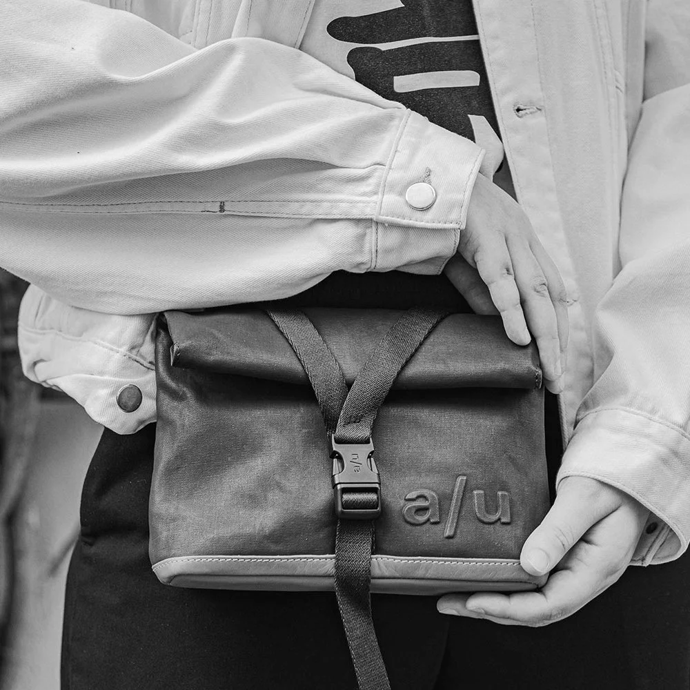 Aunts and Uncles Japan Tsu crossbody gravity grey bij Duifhuizen