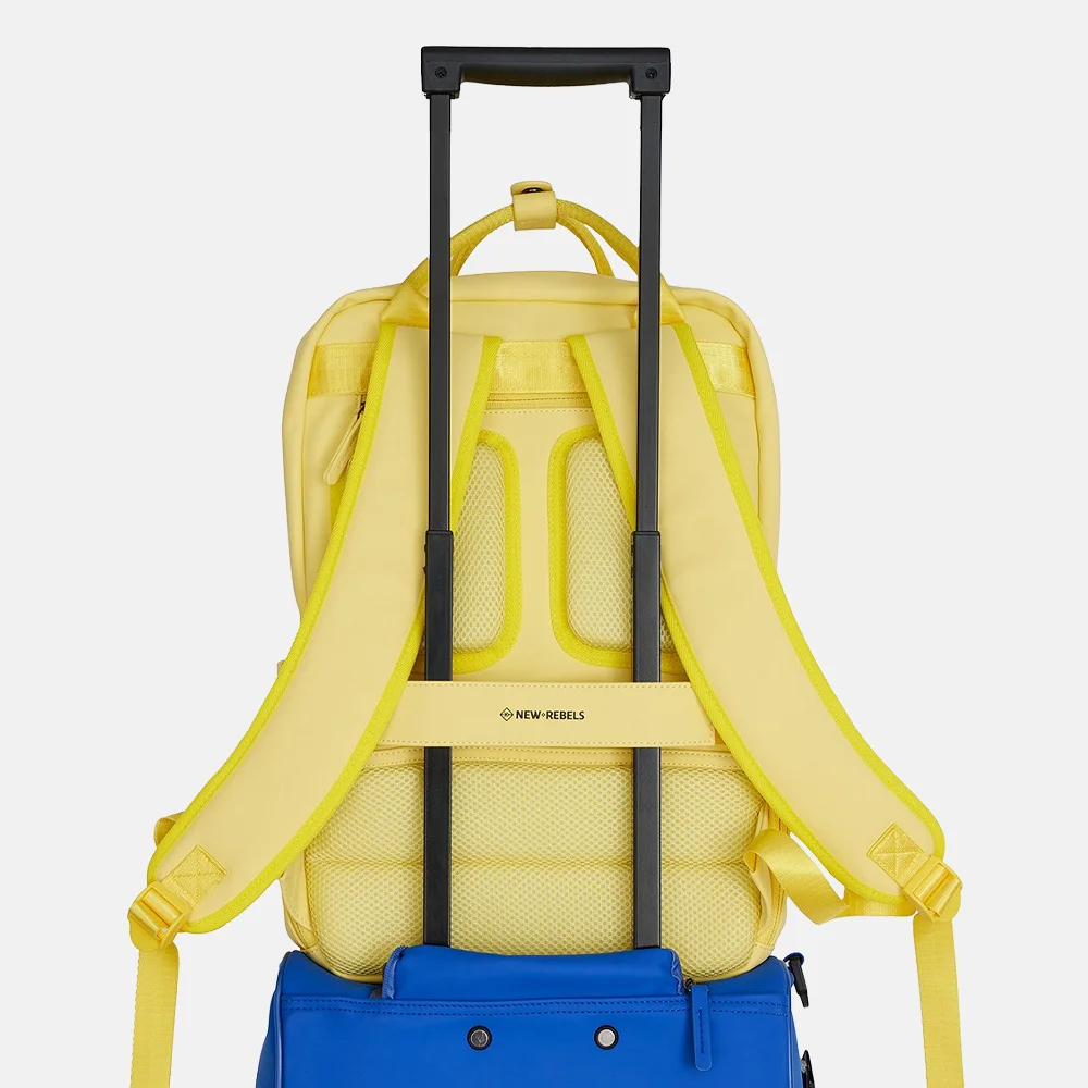 New Rebels William rugzak 15.6 inch butter yellow bij Duifhuizen