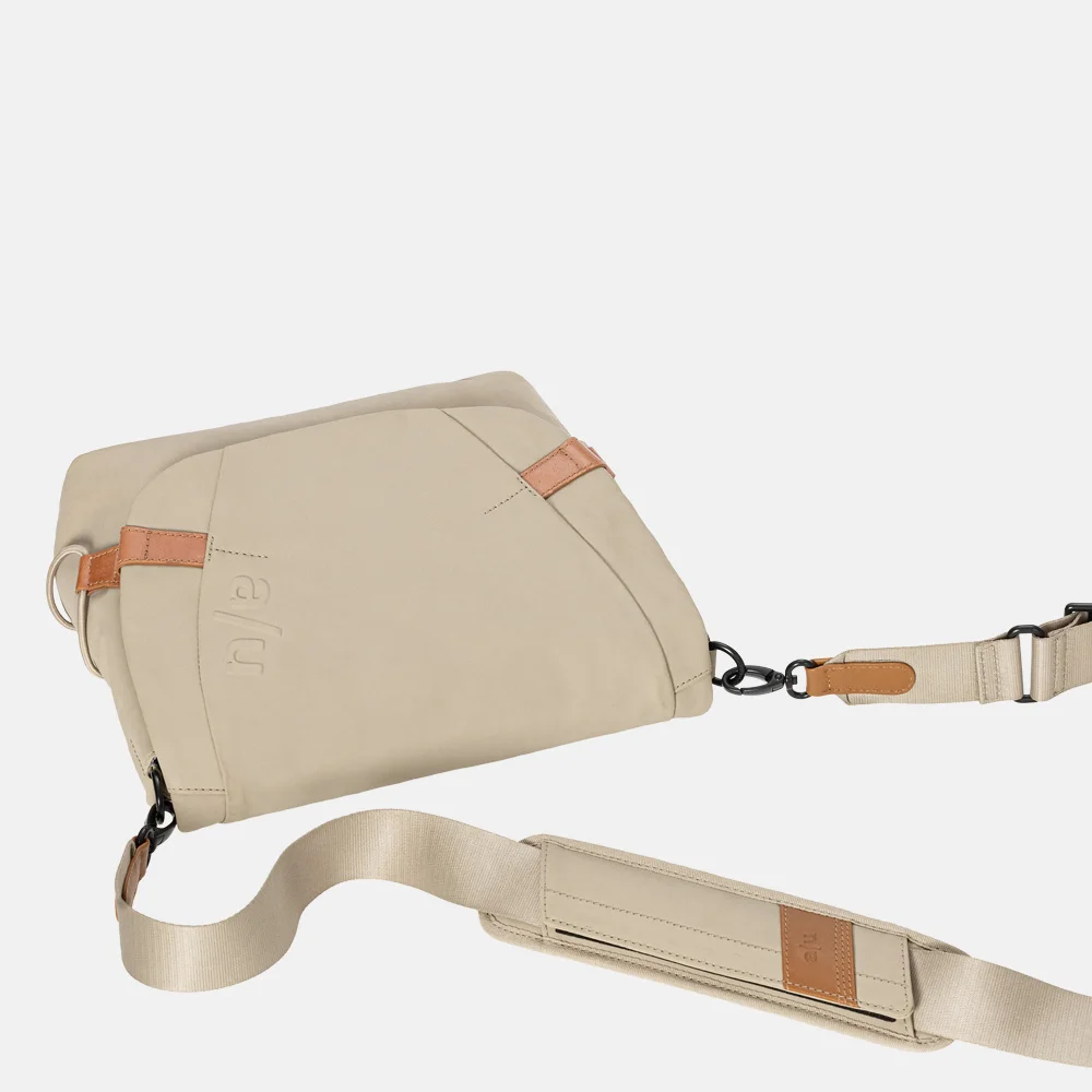 Aunts and Uncles Japan Sendai schoudertas nomad bij Duifhuizen