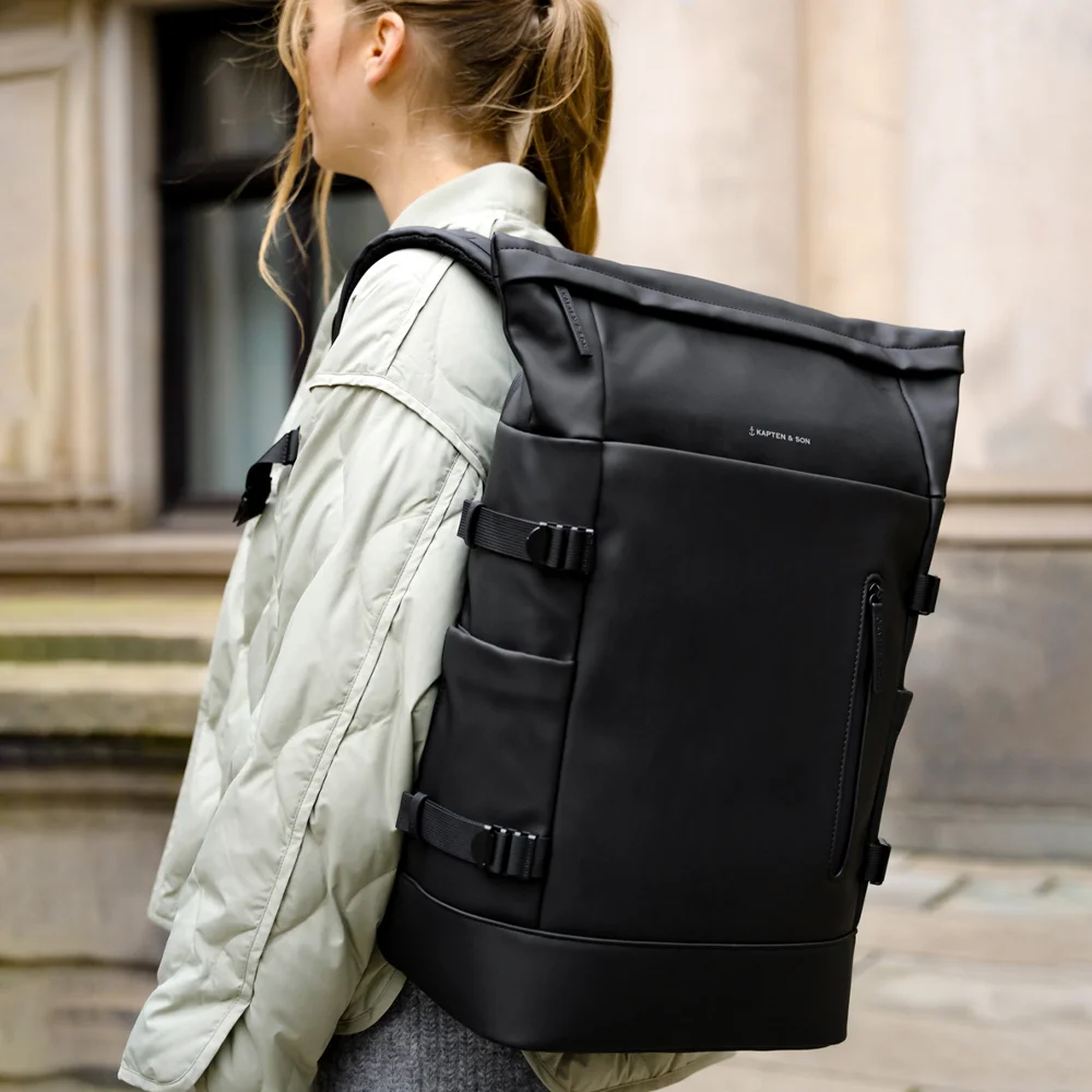Kapten & Son Helsinki pro rugzak 15 inch all black bij Duifhuizen