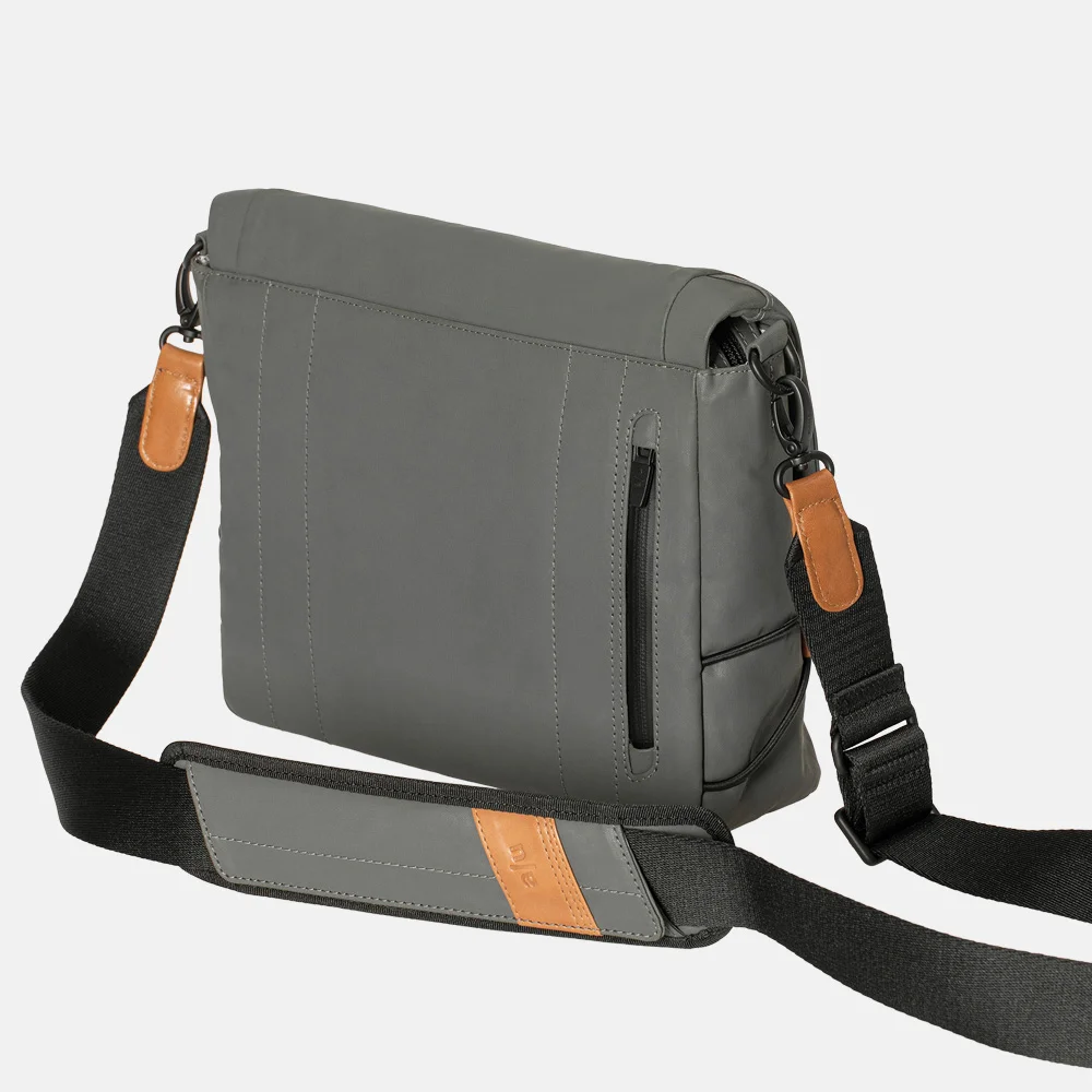 Aunts and Uncles Japan Sendai schoudertas gravity grey bij Duifhuizen