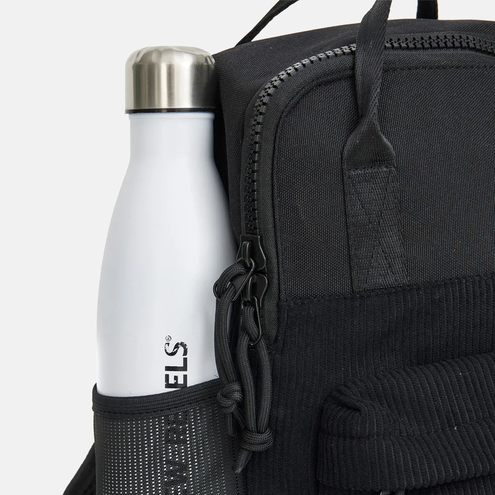 New Rebels rugzak S zwart bij Duifhuizen