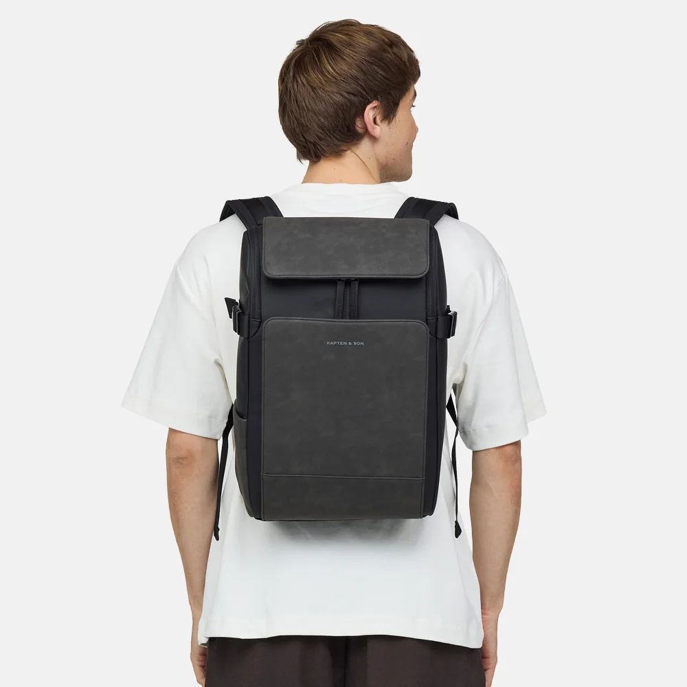 Kapten & Son Bali laptoprugzak M all black bij Duifhuizen