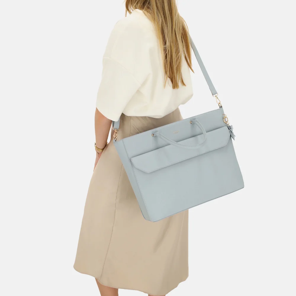 Charm London handtas 15 inch lichtblauw bij Duifhuizen