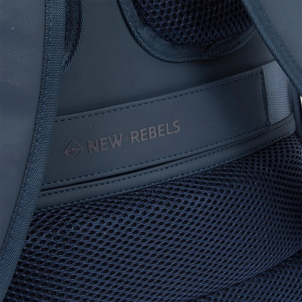 New Rebels William rugzak 15.6 inch navy bij Duifhuizen
