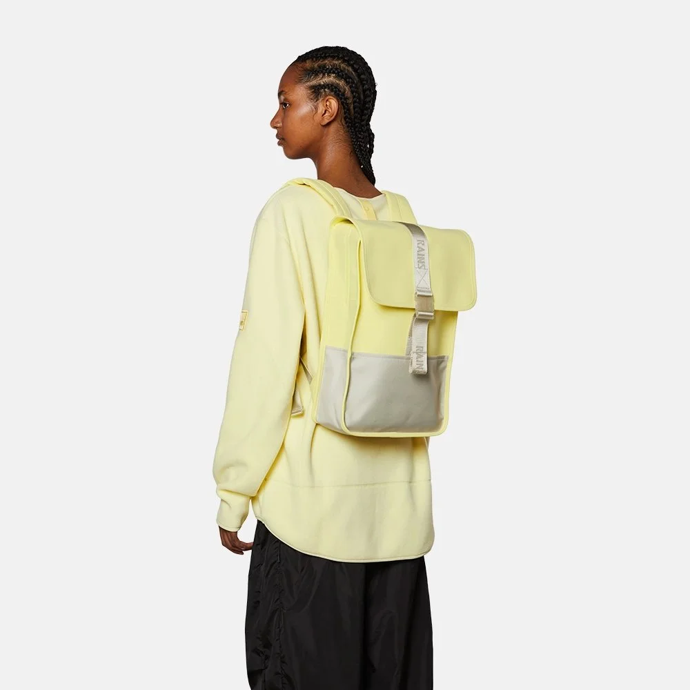 Rains Trail Backpack Mini rugzak straw bij Duifhuizen