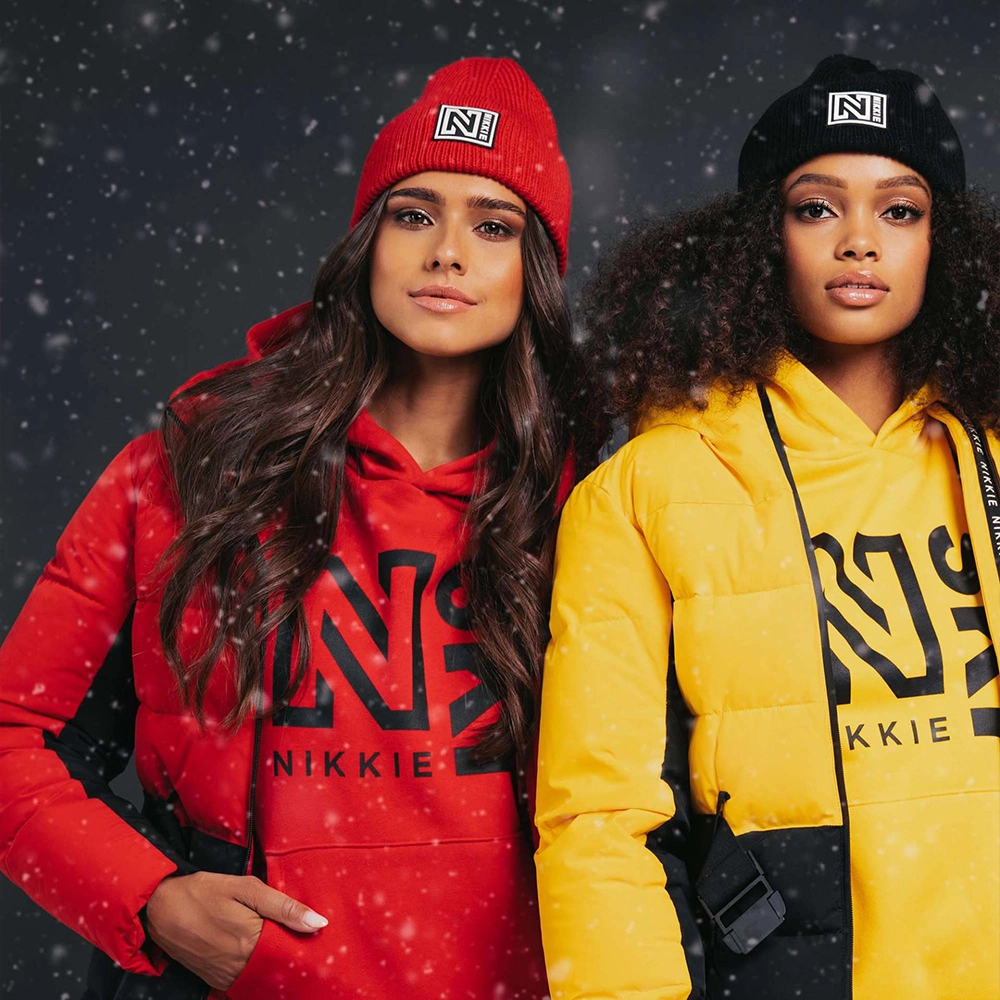 Nikkie Badge Beanie rough red bij Duifhuizen