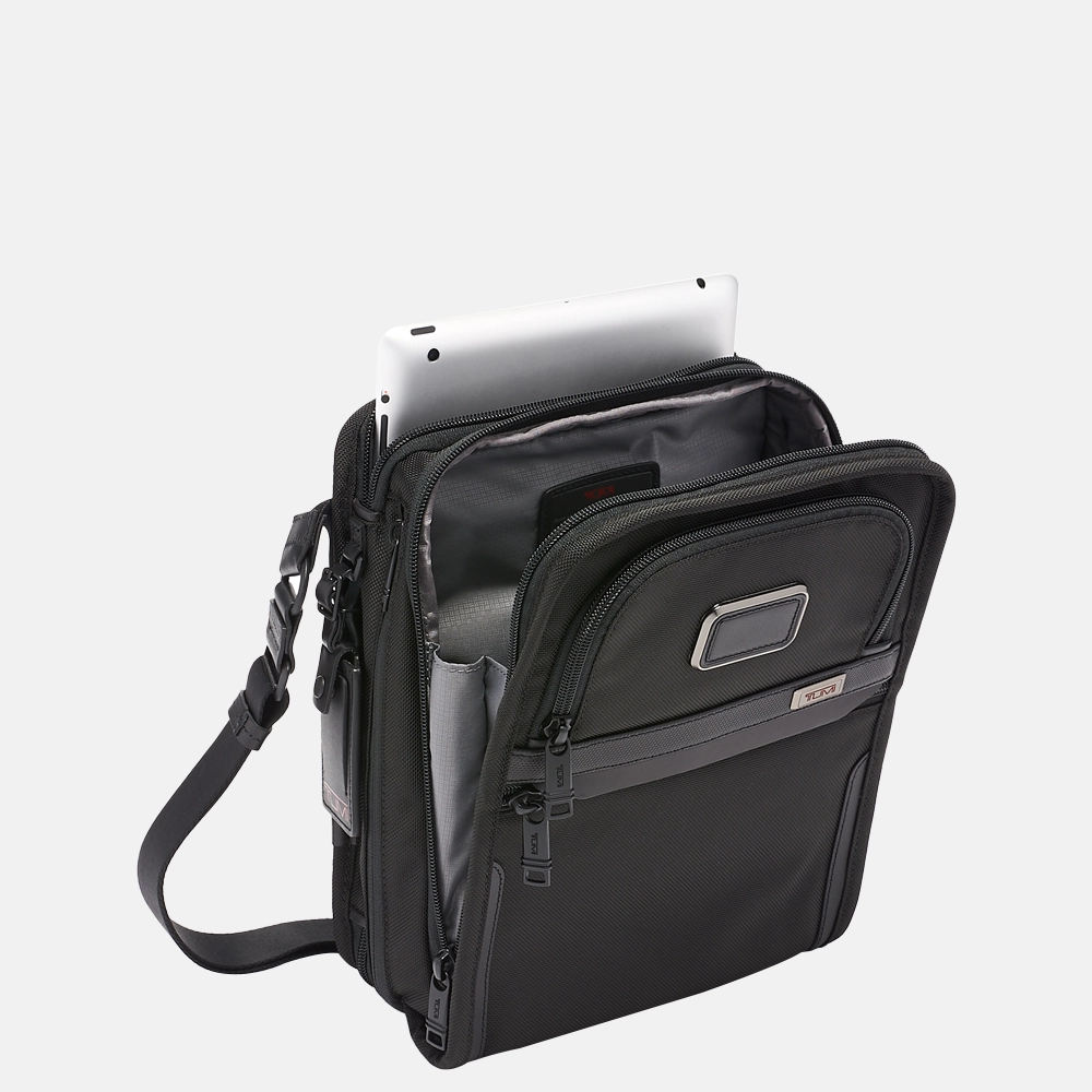 Tumi organizer crossbody tas black bij Duifhuizen