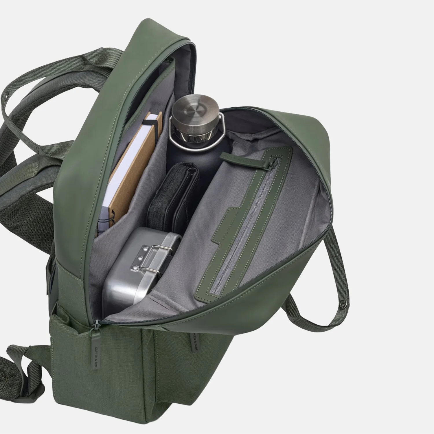 Kapten & Son Bergen Pro rugzak 15 inch dusty green bij Duifhuizen