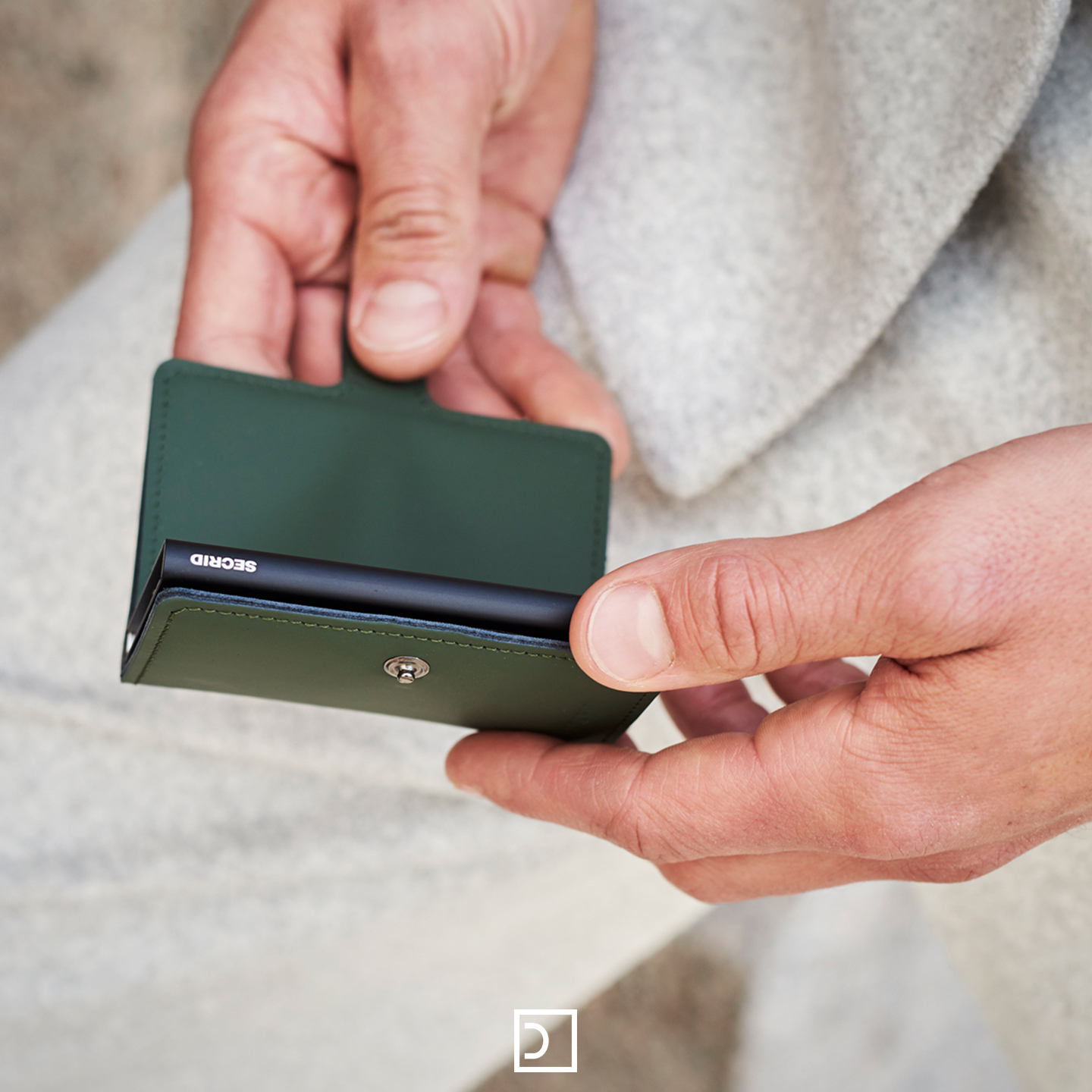 Secrid Miniwallet pasjeshouder matte green black bij Duifhuizen