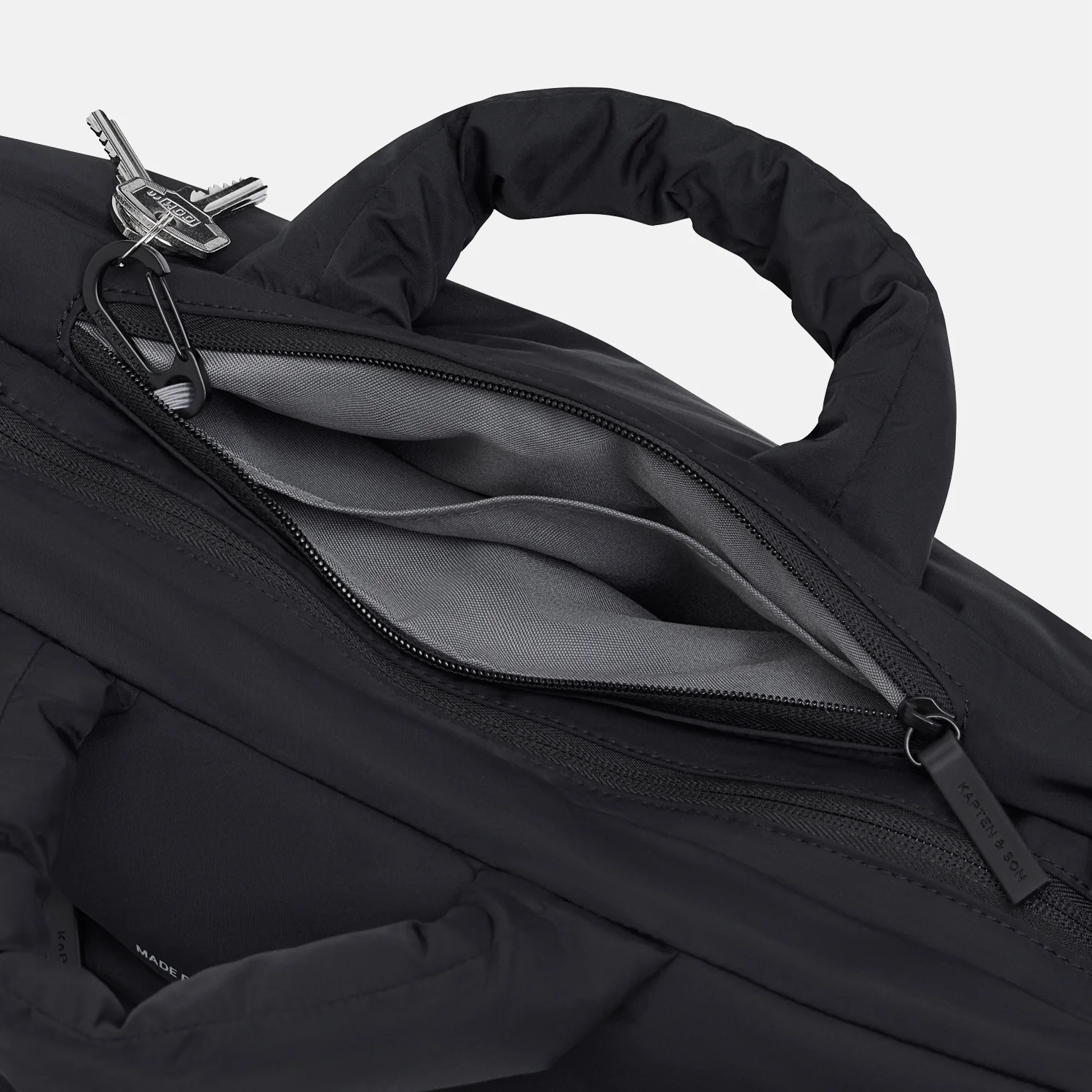 Kapten & Son Skara Cloud Pro shopper 16 inch all black bij Duifhuizen