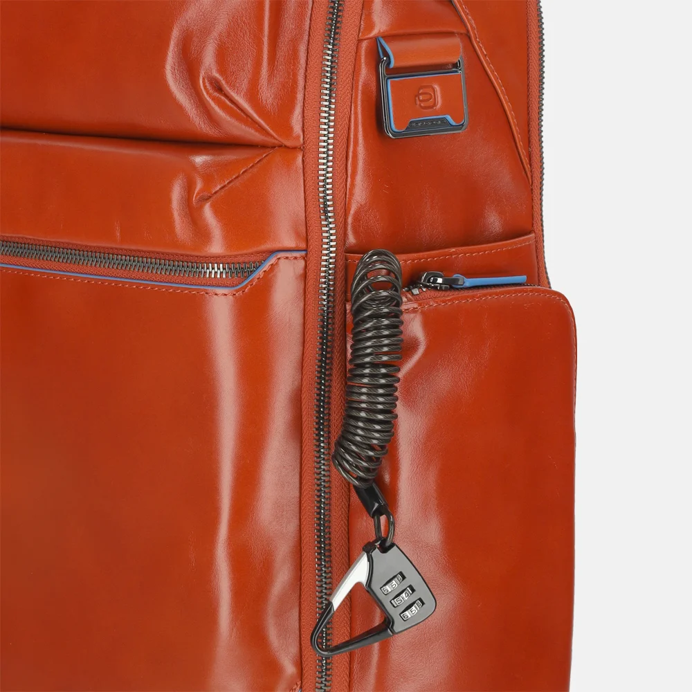 Piquadro Blue Square laptoprugzak 15 inch orange bij Duifhuizen