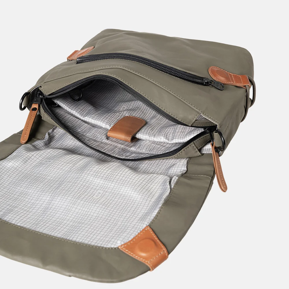 Aunts and Uncles Japan Sendai schoudertas fallen rock bij Duifhuizen