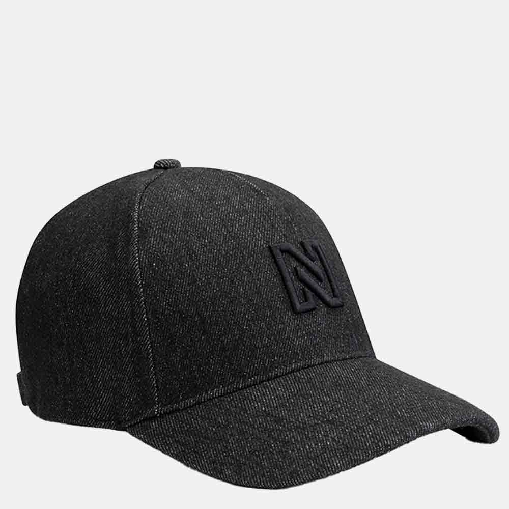 Nikkie Bracha pet black
