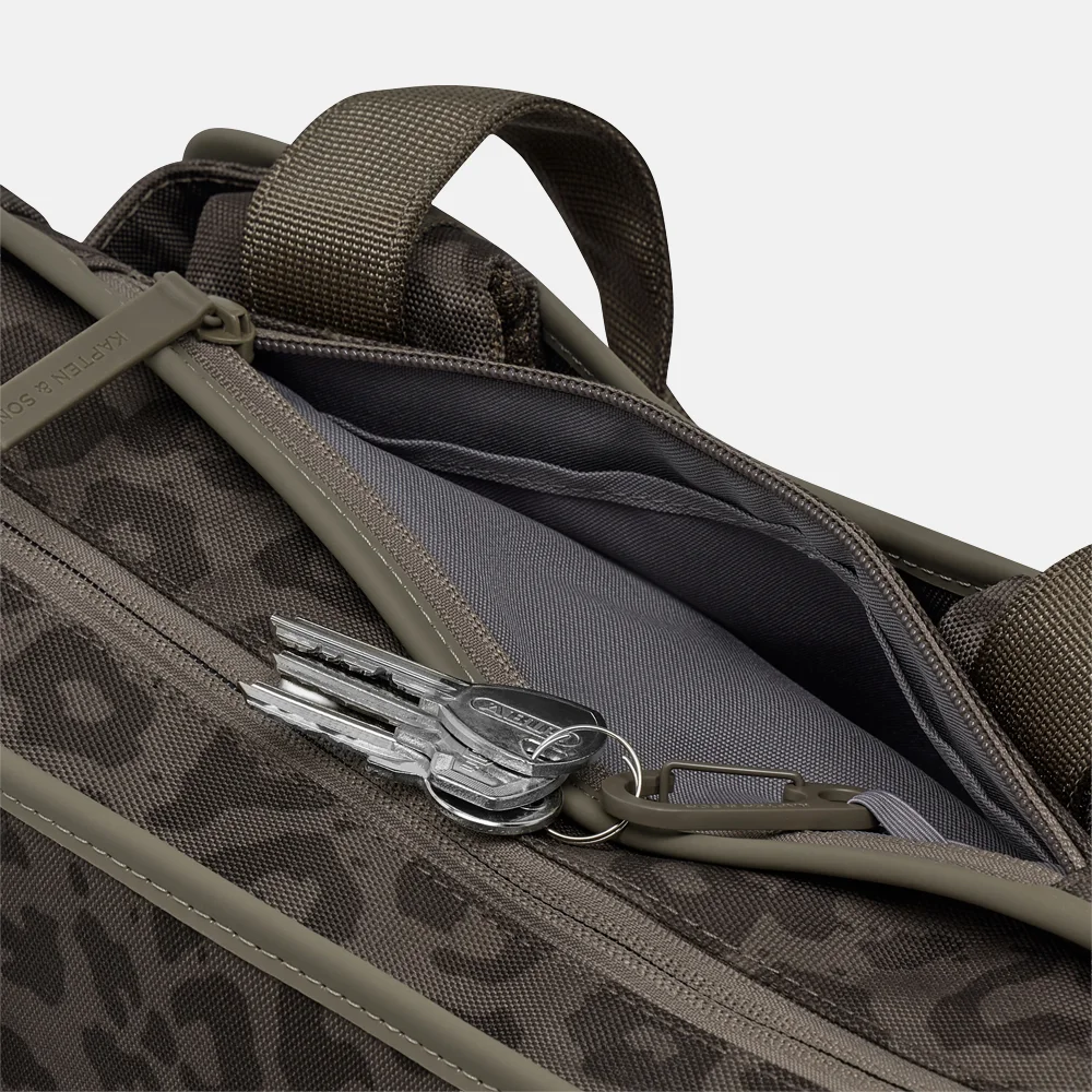 Kapten & Son Lindby Pro laptoprugzak dark brown bij Duifhuizen