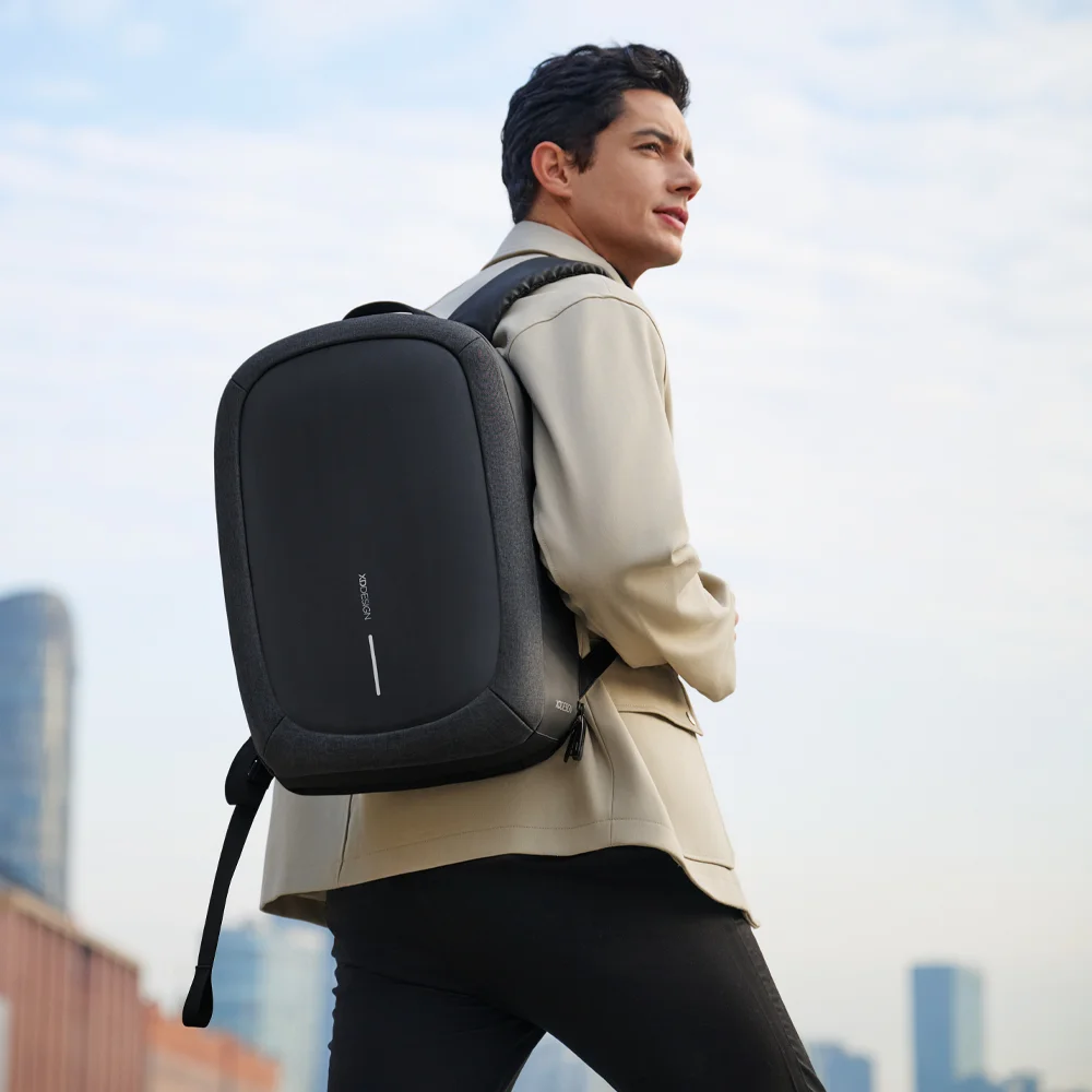 XD Design Bobby Edge laptoprugzak antidiefstal 16 inch navy bij Duifhuizen