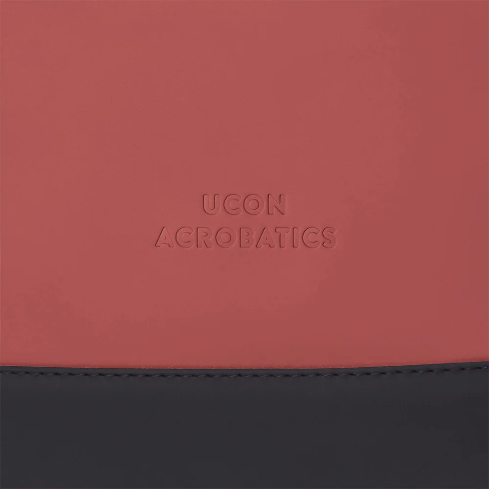 Ucon Acrobatics Hajo Lotus rugzak 15.4 inch dark rose - hibiscus bij Duifhuizen