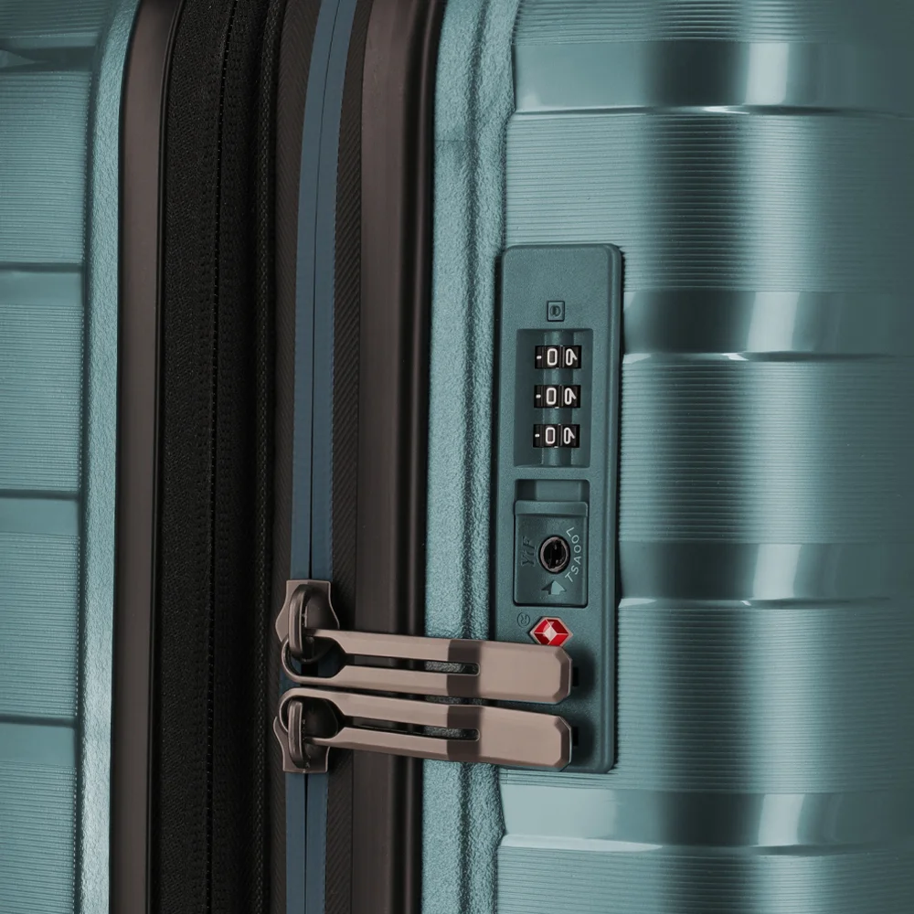 Travelite Air Base handbagage koffer slim 55 cm ice blue bij Duifhuizen